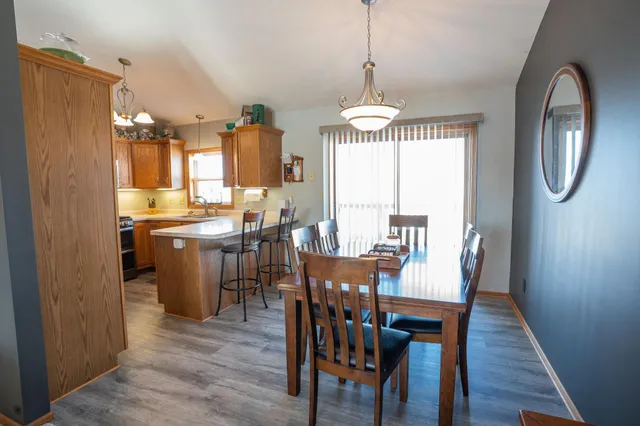 $350,000 | 210 8th Avenue Northwest, Plainview, MN 55964