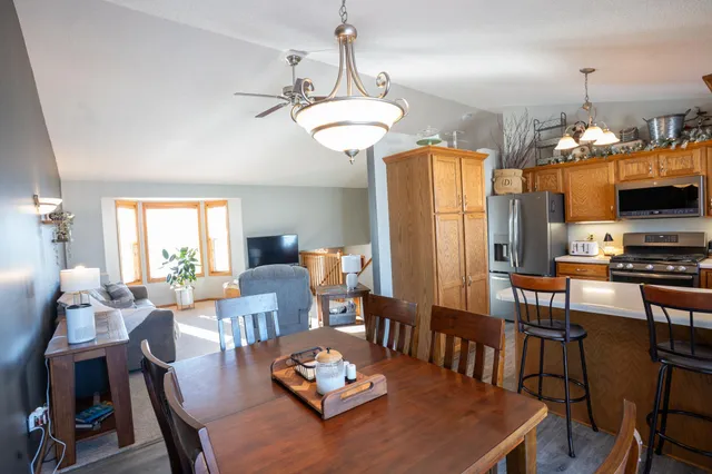 $350,000 | 210 8th Avenue Northwest, Plainview, MN 55964