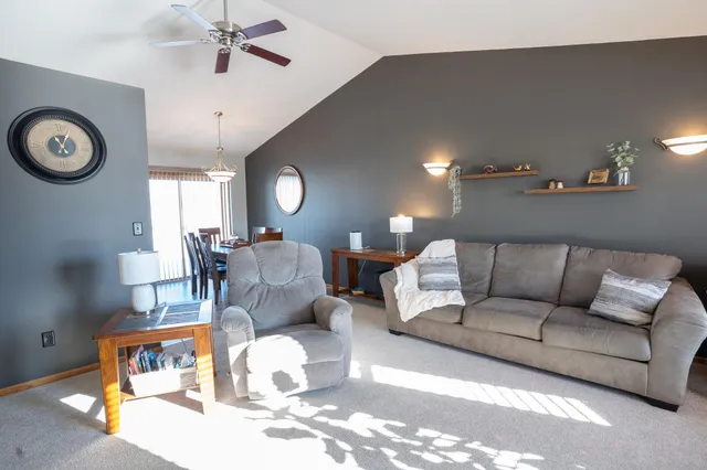 $350,000 | 210 8th Avenue Northwest, Plainview, MN 55964