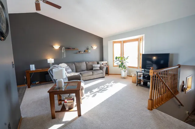 $350,000 | 210 8th Avenue Northwest, Plainview, MN 55964