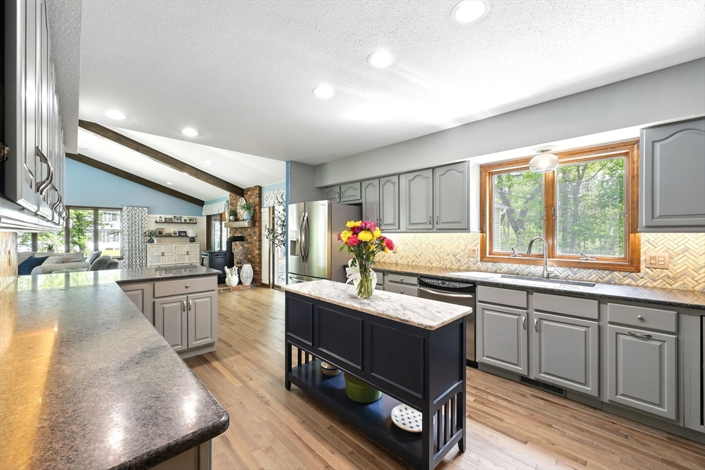 2 Cedar Oak Drive Wilbraham, MA 01095 - Photo 4 of 42