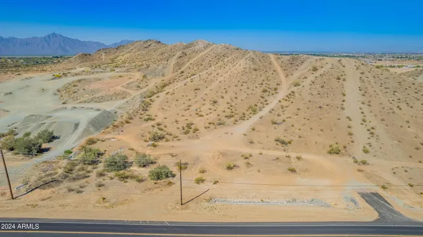 a view of sky view and mountain view