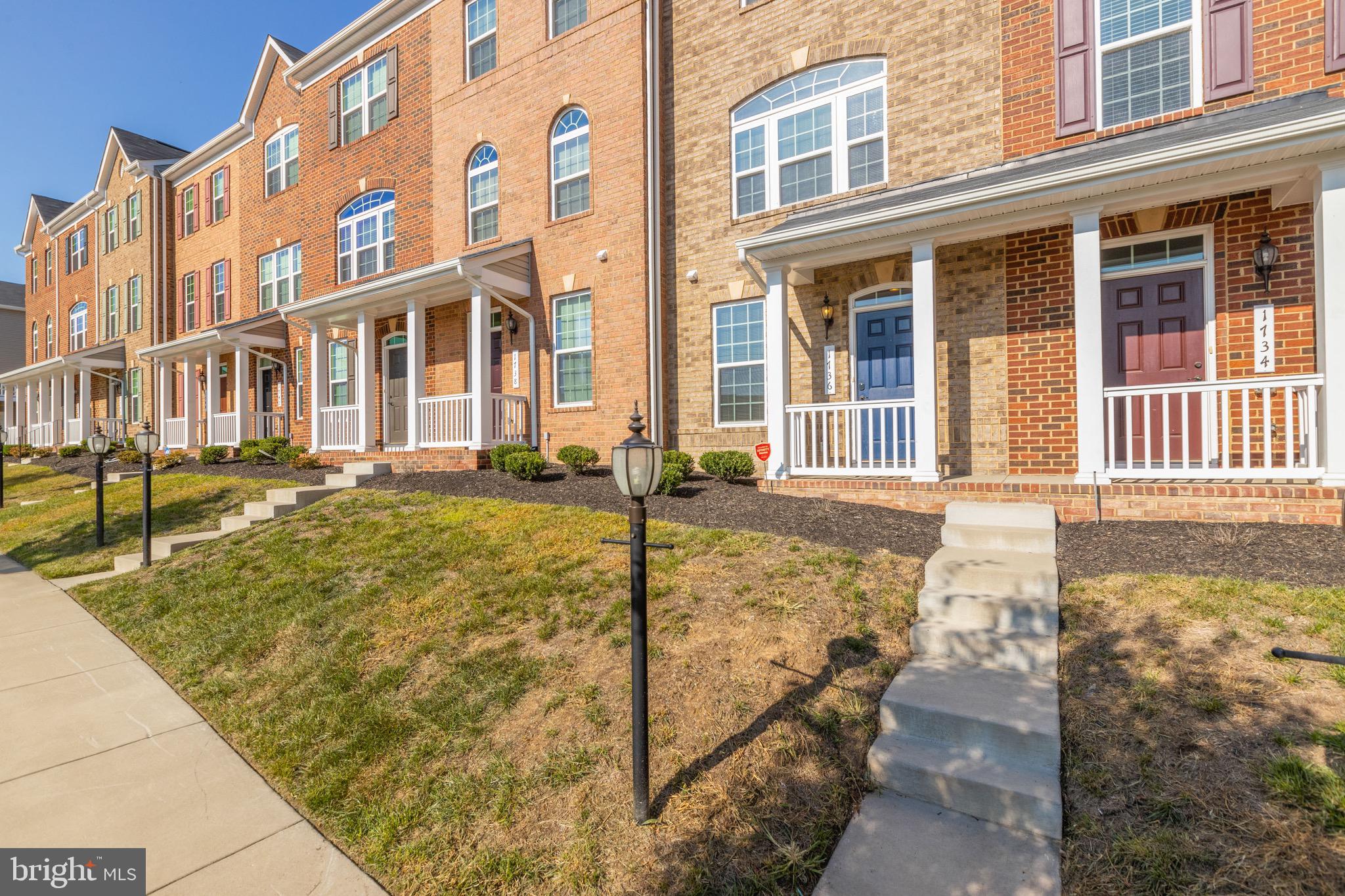 1736 Featherstone Road Woodbridge, VA 22191 - Photo 3 of 34 Gallery Image 3