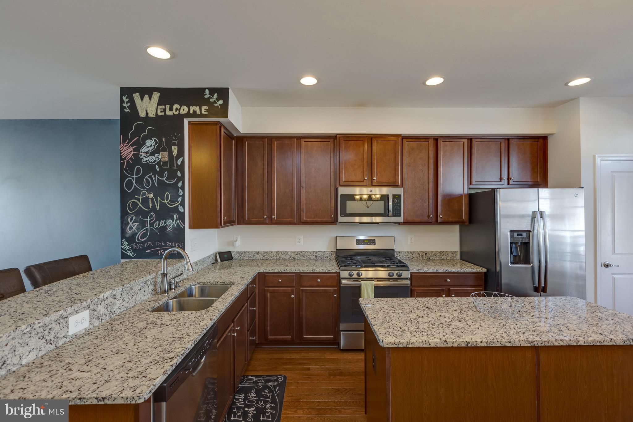 1736 Featherstone Road Woodbridge, VA 22191 - Photo 8 of 34 Gallery Image 8