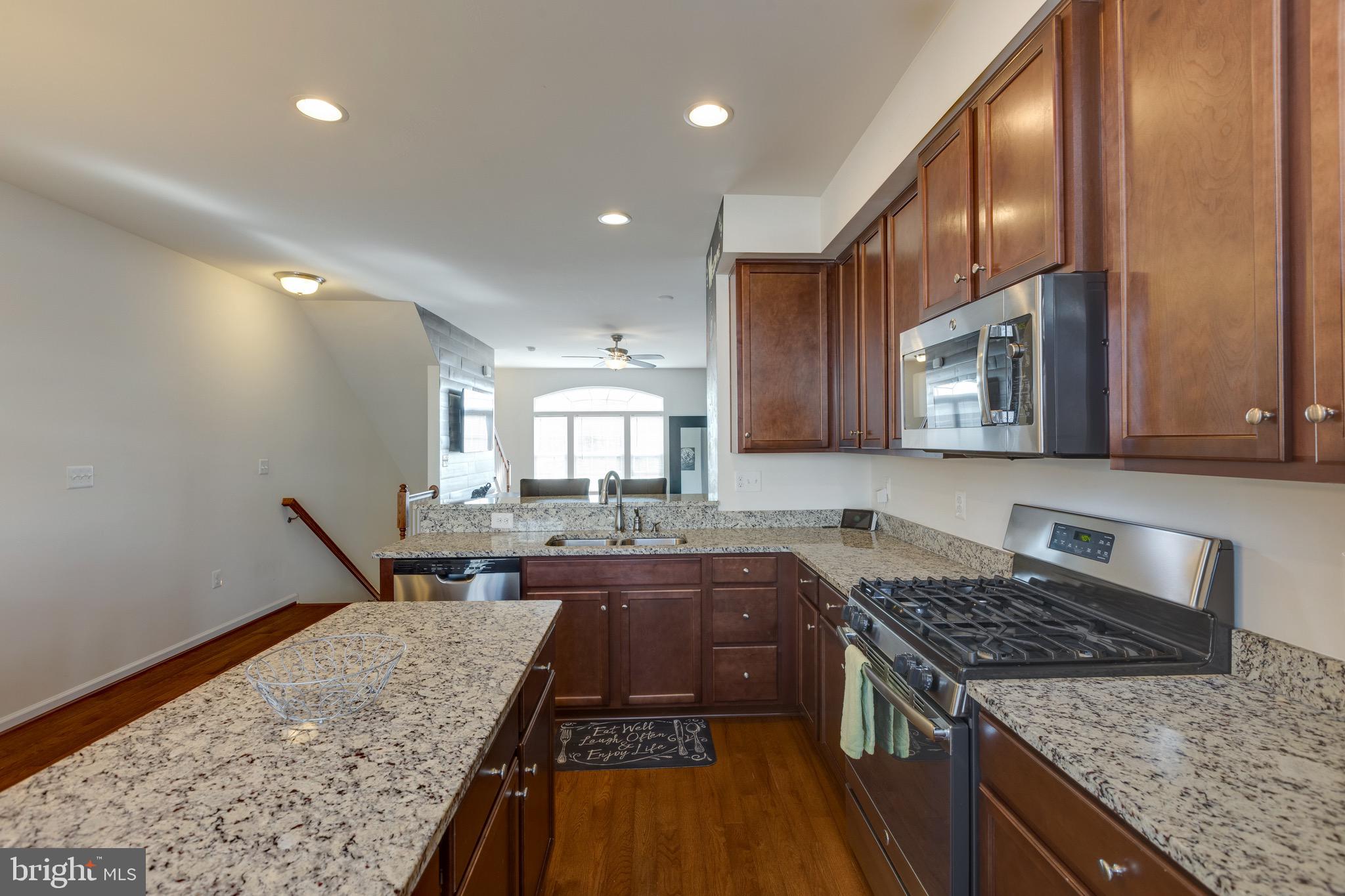 1736 Featherstone Road Woodbridge, VA 22191 - Photo 10 of 34 Gallery Image 10