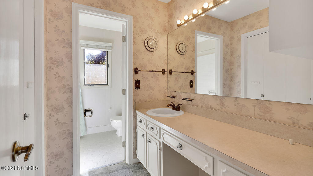 306 Bretonshire Road Wilmington, NC 28405 - Photo 17 of 38 306BretonshireRoad-18