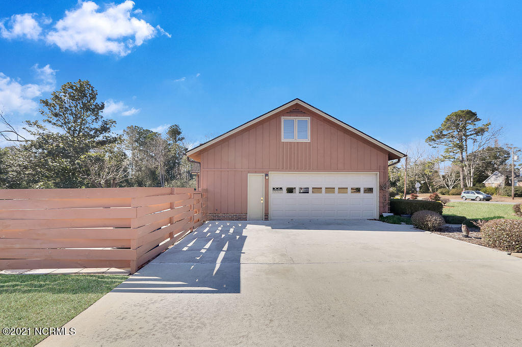 306 Bretonshire Road Wilmington, NC 28405 - Photo 30 of 38 306BretonshireRoad-29
