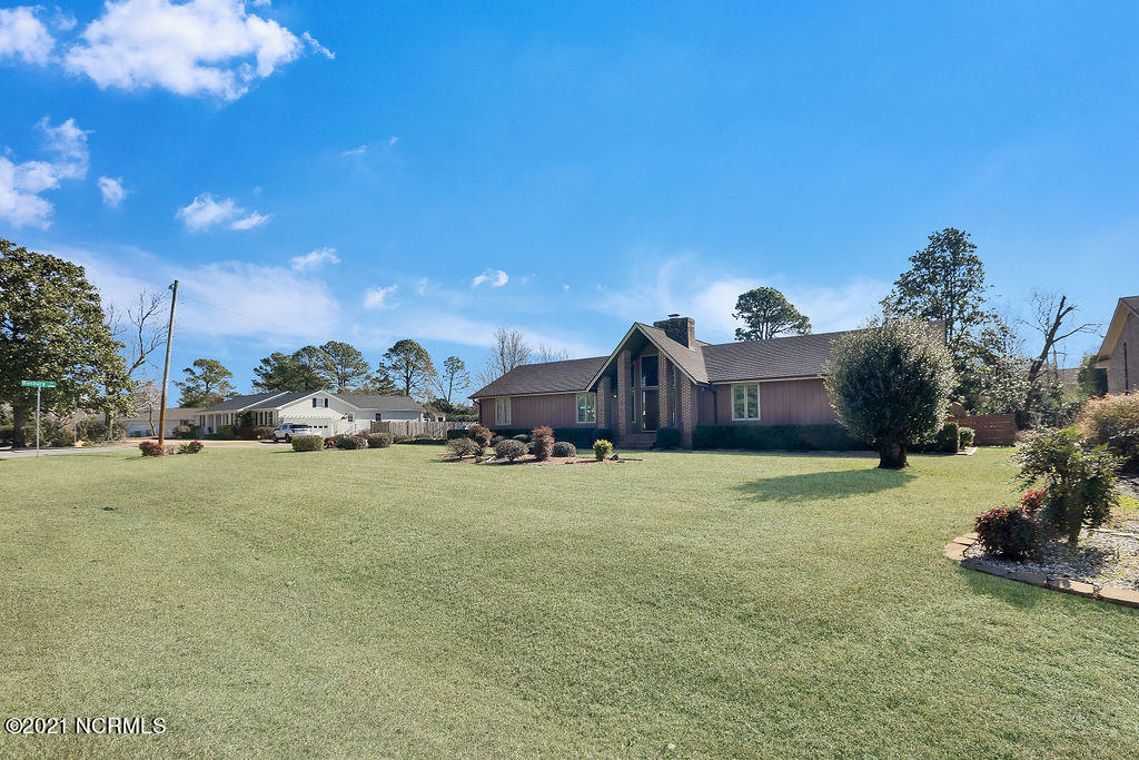 306 Bretonshire Road Wilmington, NC 28405 - Photo 3 of 38 306BretonshireRoad-03