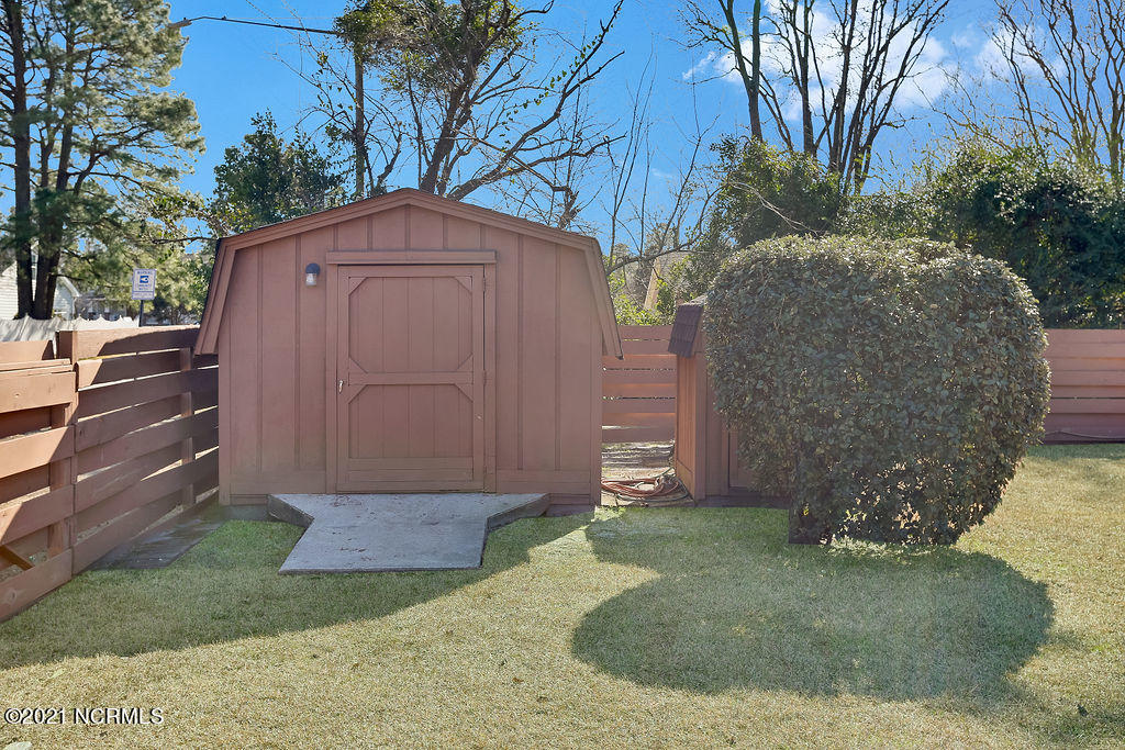 306 Bretonshire Road Wilmington, NC 28405 - Photo 37 of 38 306BretonshireRoad-32