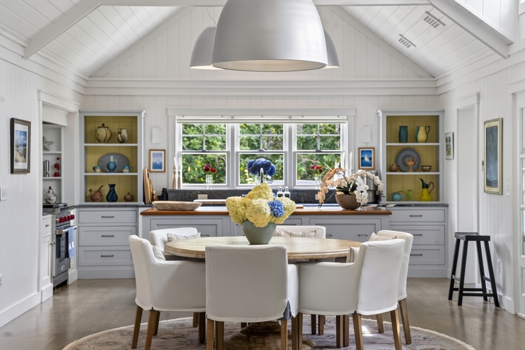149 Litchfield Road Edgartown, MA 02539 - Photo 4 of 41 Gallery Image 4