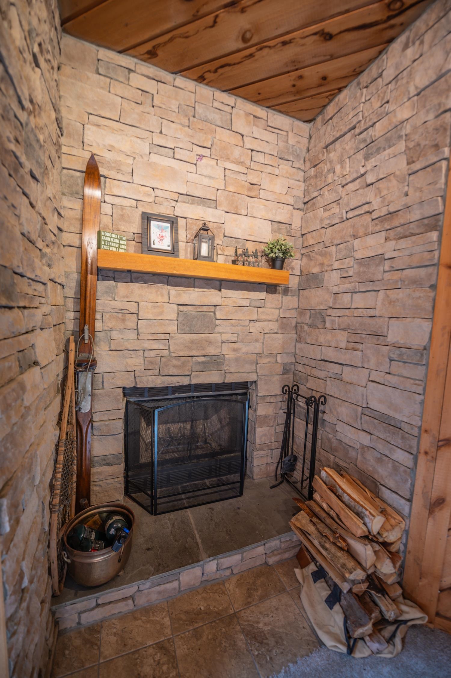 15 Bears Den Road West Dover, VT 05356 - Photo 7 of 36