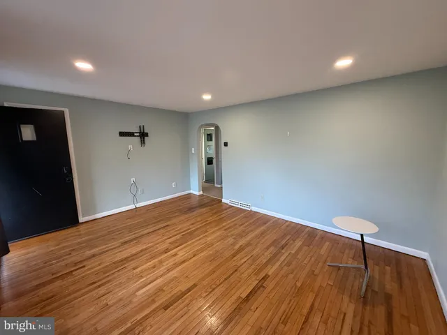 $2,050 | 503 West Lawn Avenue, Reading, PA 19609