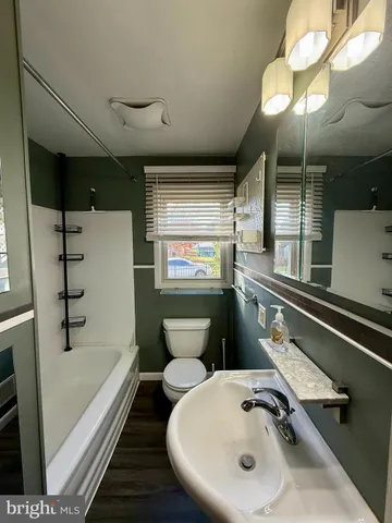 $2,050 | 503 West Lawn Avenue, Reading, PA 19609