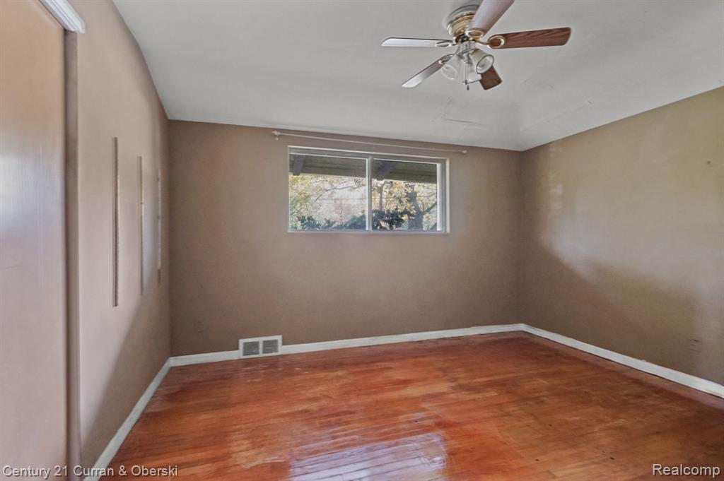 19051 Merriman Road Livonia, MI 48152 - Photo 14 of 24