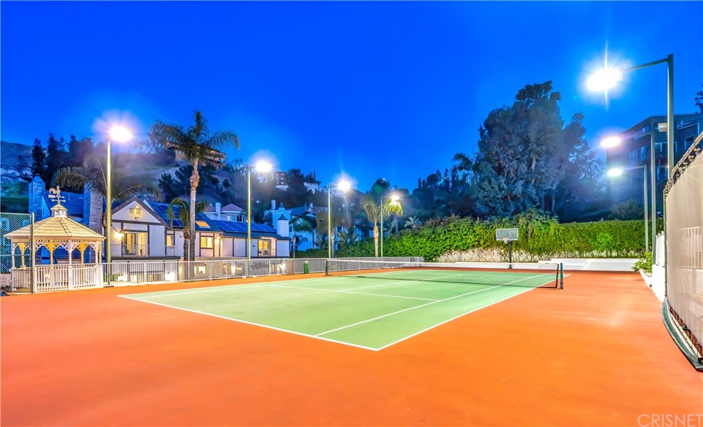 22963 Cass Avenue Woodland Hills, CA 91364 - Photo 3 of 66 Regulation size tennis court with filtered water drinking fountain