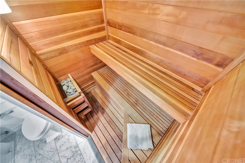 22963 Cass Avenue Woodland Hills, CA 91364 - Photo 10 of 66