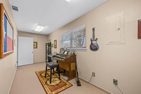 $245,000 | 1500 West Lynn Street, Slaton, TX 79364