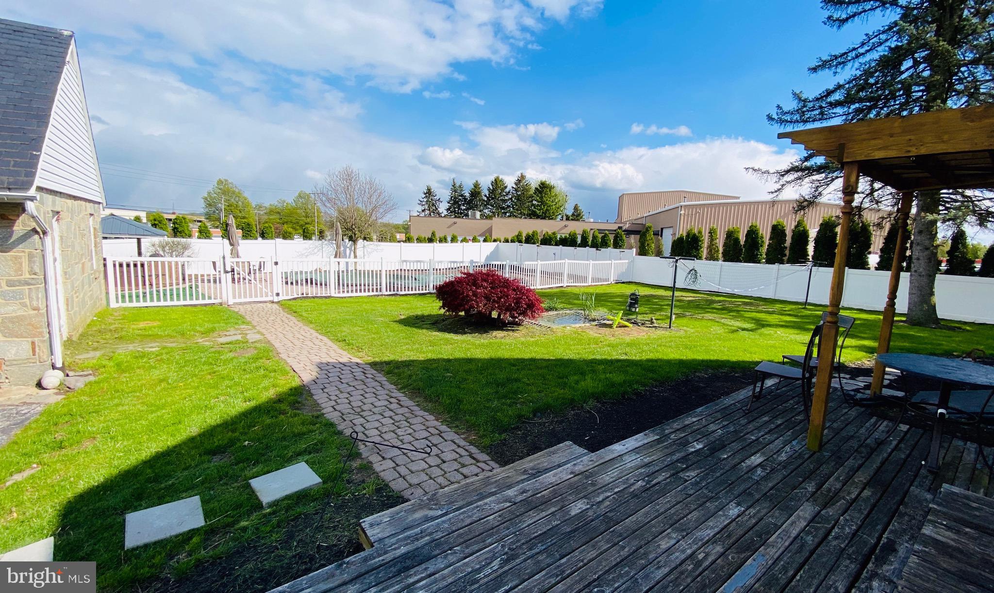 30 East Crone Road York, PA 17406 - Photo 2 of 18 Gallery Image 2