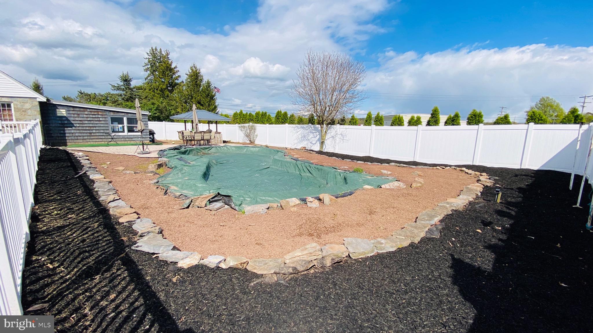 30 East Crone Road York, PA 17406 - Photo 5 of 18 Inground Pool