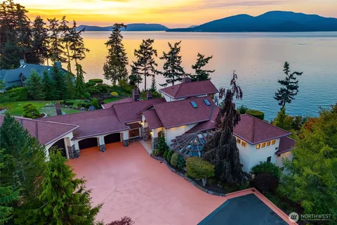 $4,750,000 | 4002 Oakes Avenue, Anacortes, WA 98221