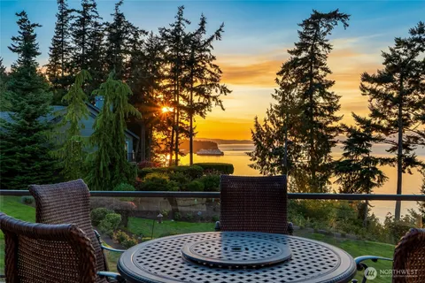 $4,750,000 | 4002 Oakes Avenue, Anacortes, WA 98221