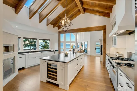 $4,750,000 | 4002 Oakes Avenue, Anacortes, WA 98221