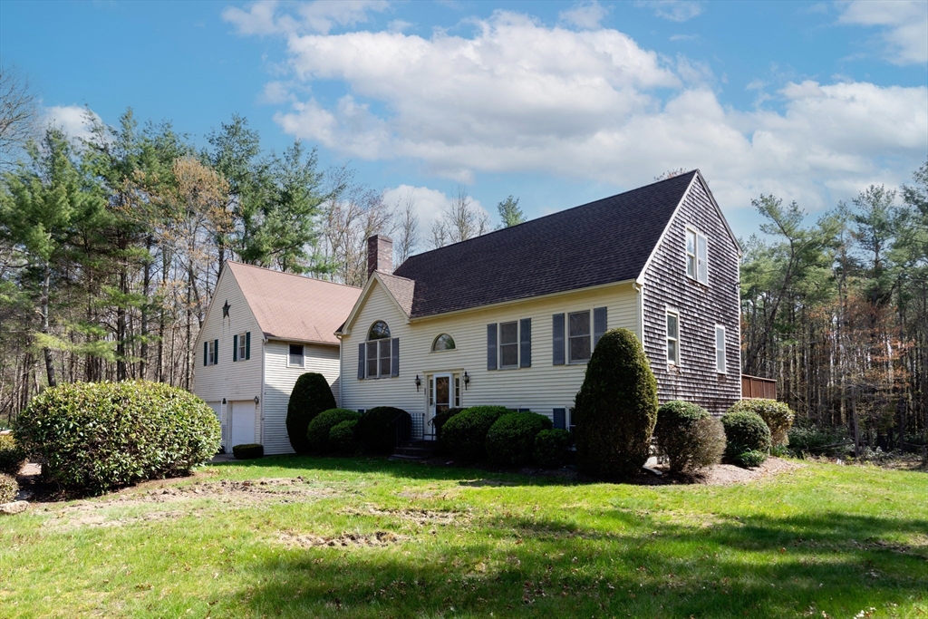 20 Dinahs Way Wareham, MA 02571 - Photo 2 of 31
