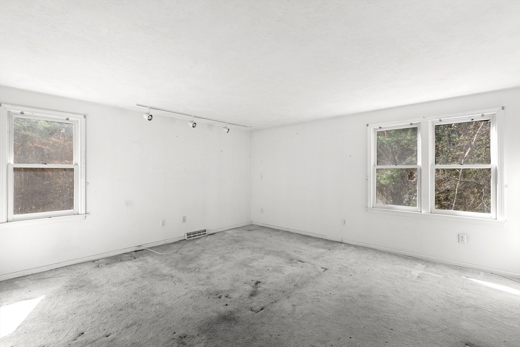 20 Dinahs Way Wareham, MA 02571 - Photo 25 of 31