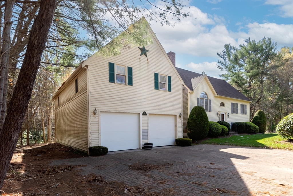 20 Dinahs Way Wareham, MA 02571 - Photo 3 of 31