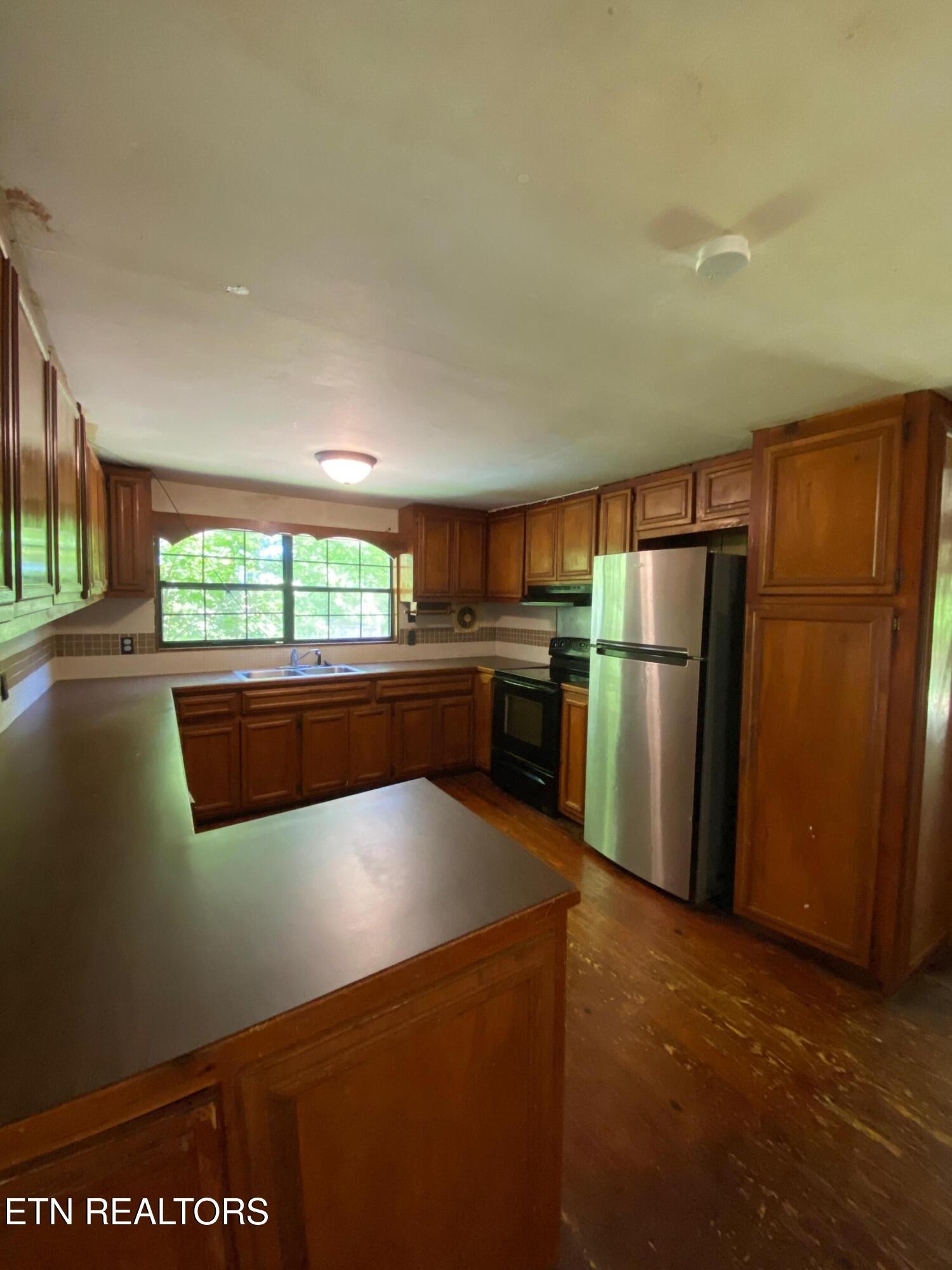 129 Shields Branch Road Tellico Plains, TN 37385 - Photo 4 of 9 Gallery Image 4