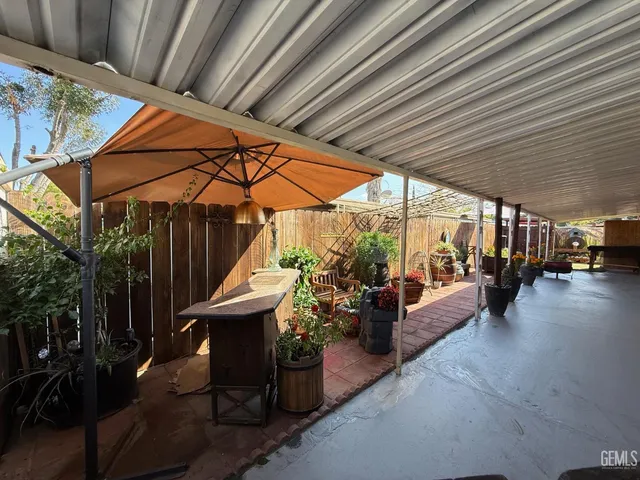 a view of outdoor space