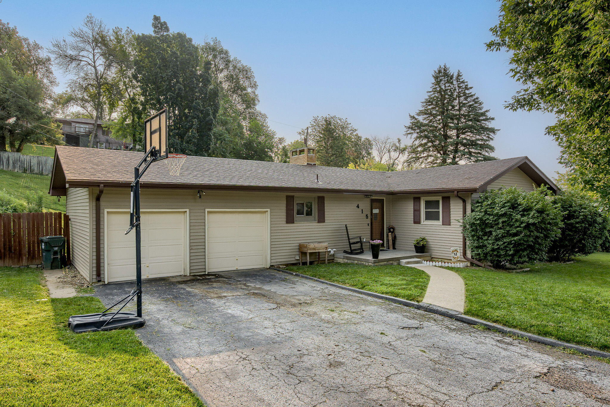 415 Wendy Heights Road Council Bluffs, IA 51503 - Photo 2 of 49 2-web-or-mls-12121_2