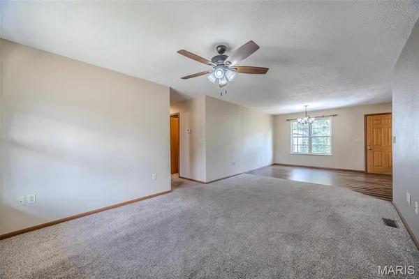 $205,000 | 1129 Lacy Drive, Lebanon, MO 65536