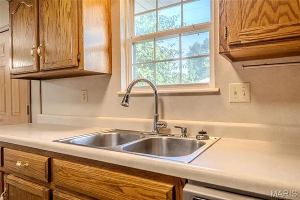 $205,000 | 1129 Lacy Drive, Lebanon, MO 65536