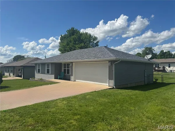 $205,000 | 1129 Lacy Drive, Lebanon, MO 65536