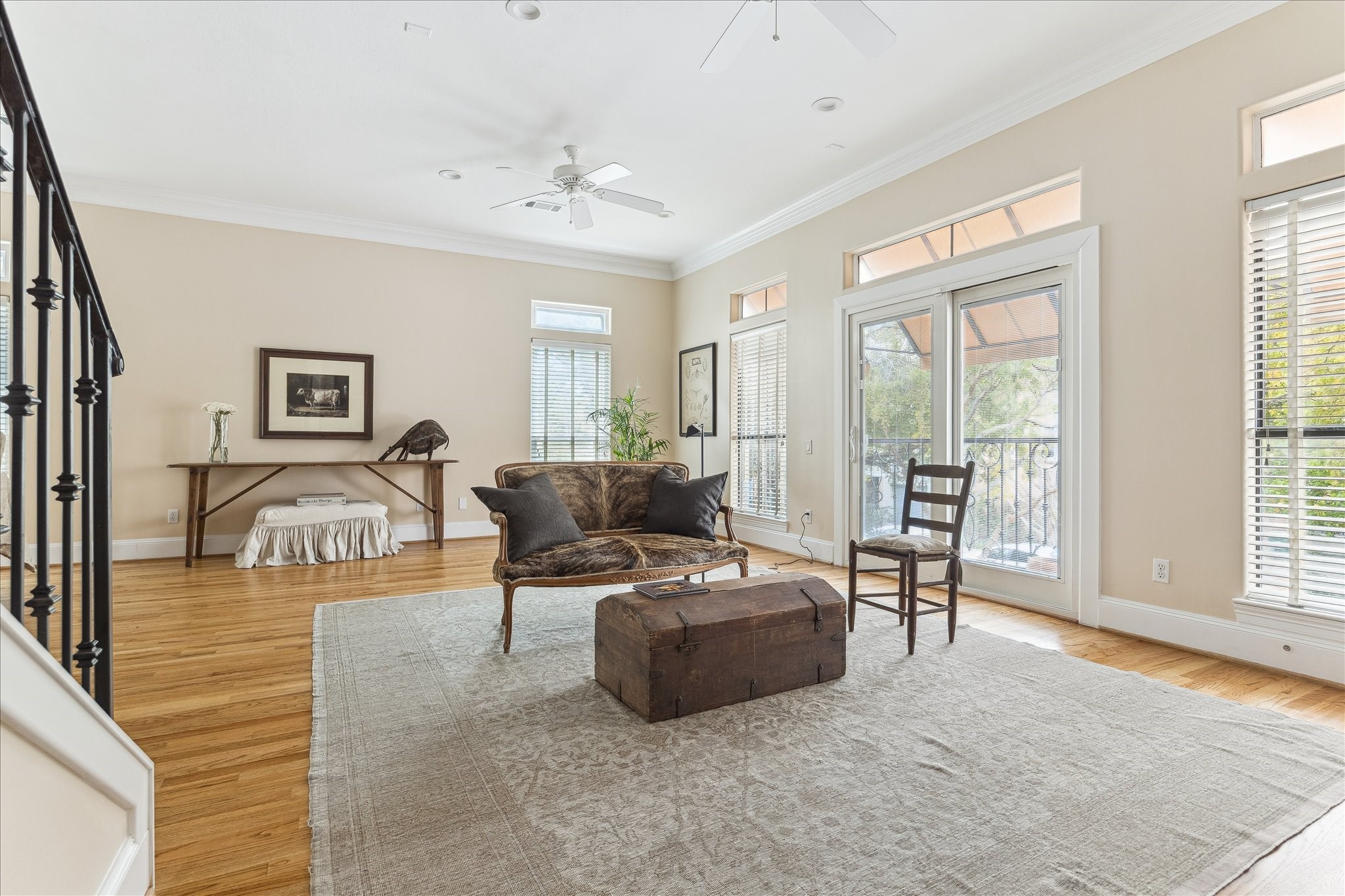 3515 Yupon Street Houston, TX 77006 - Photo 10 of 41 a living room with furniture and large windows