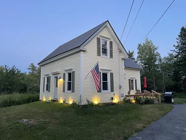 $455,000 | 31 Cross Road, Hancock, ME 04640