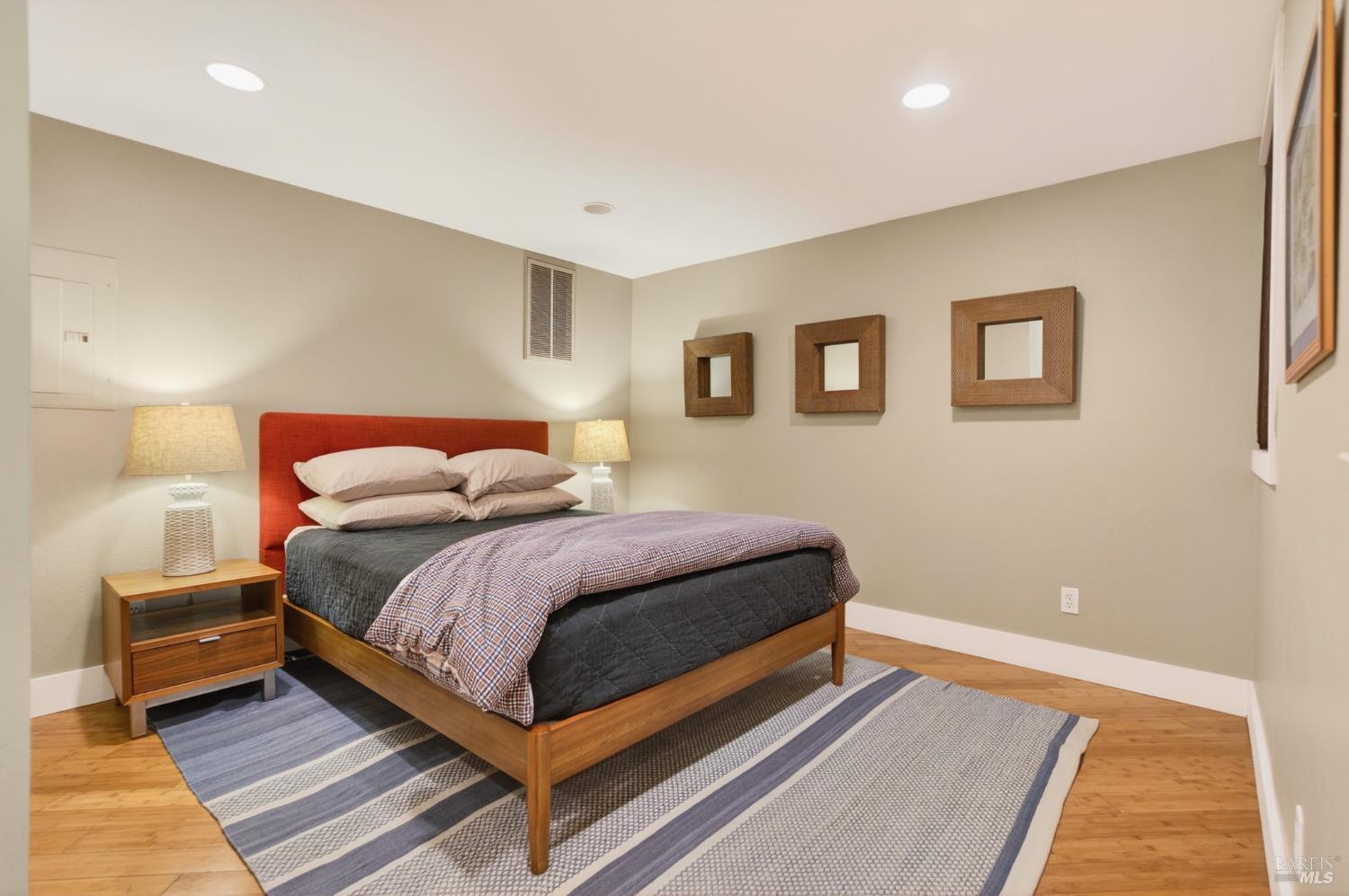 116 Hill Road Glen Ellen, CA 95442 - Photo 26 of 48 (Window at right)