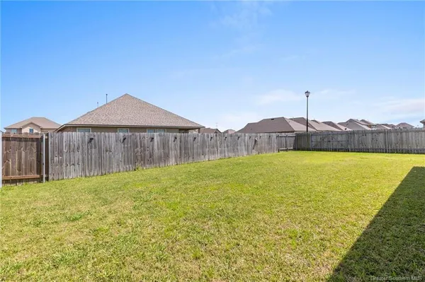 $2,000 | 294 Windsor Woods, Sulphur, LA 70665