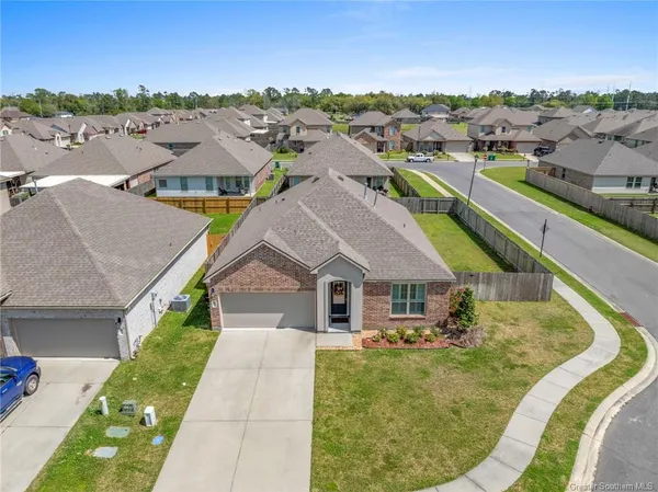 $2,000 | 294 Windsor Woods, Sulphur, LA 70665