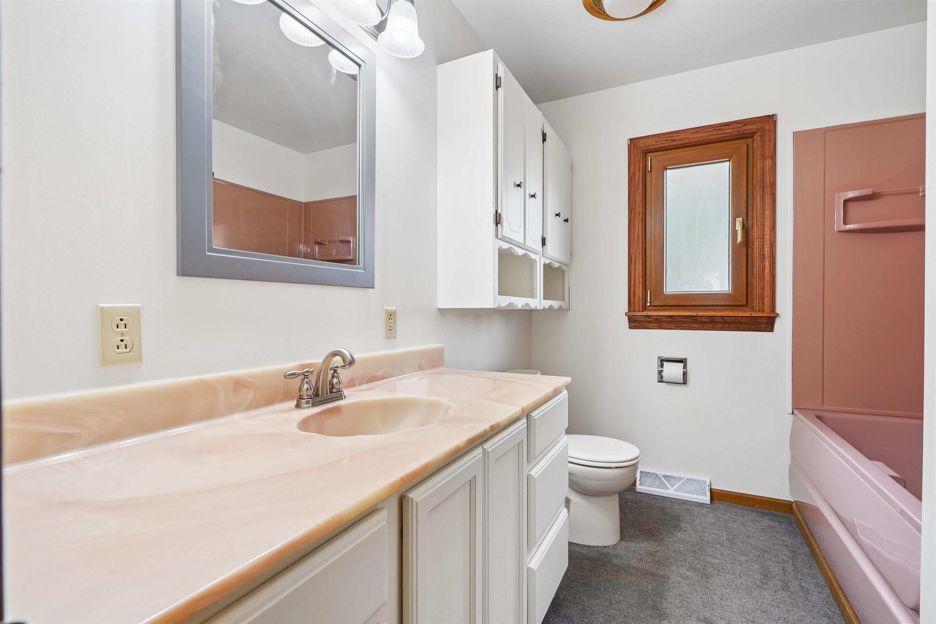 149 East Mt Vernon Road Waterloo, IA 50703 - Photo 13 of 28 Gallery Image 13