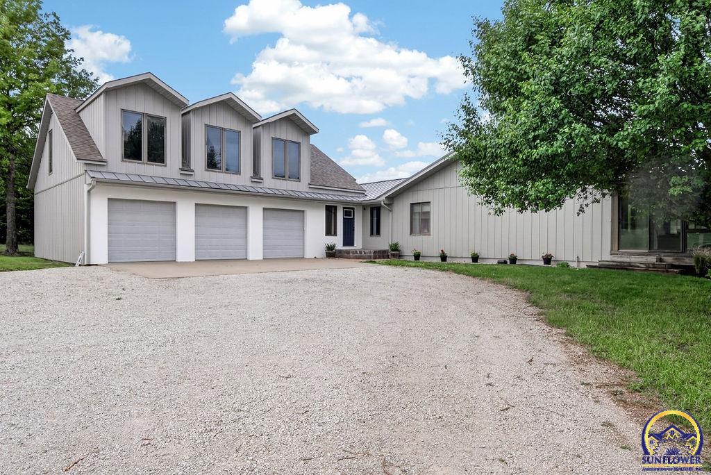 8040 Southwest 61st Street Topeka, KS 66610 - Photo 2 of 88