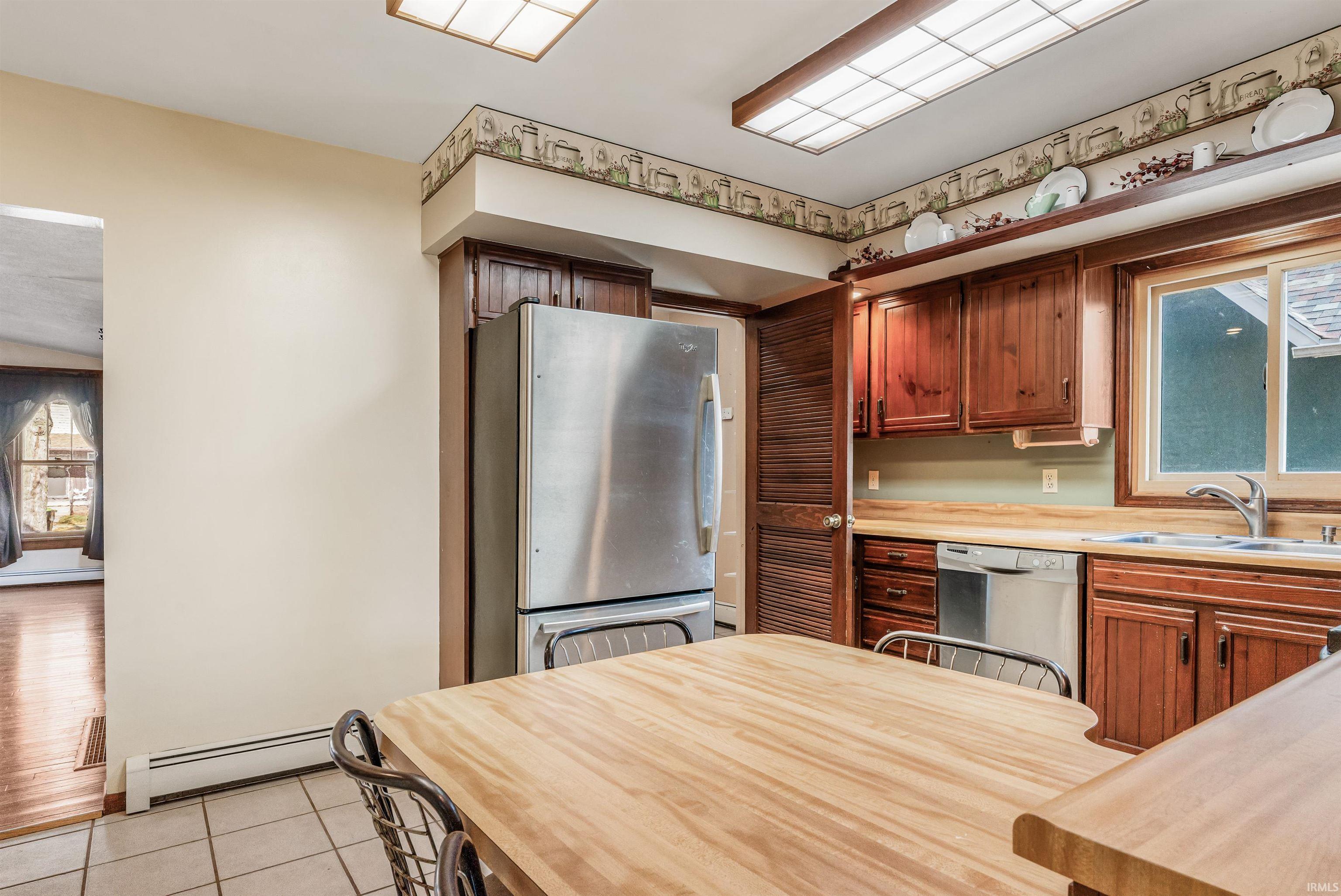 308 West Oak Street Butler, IN 46721 - Photo 12 of 36