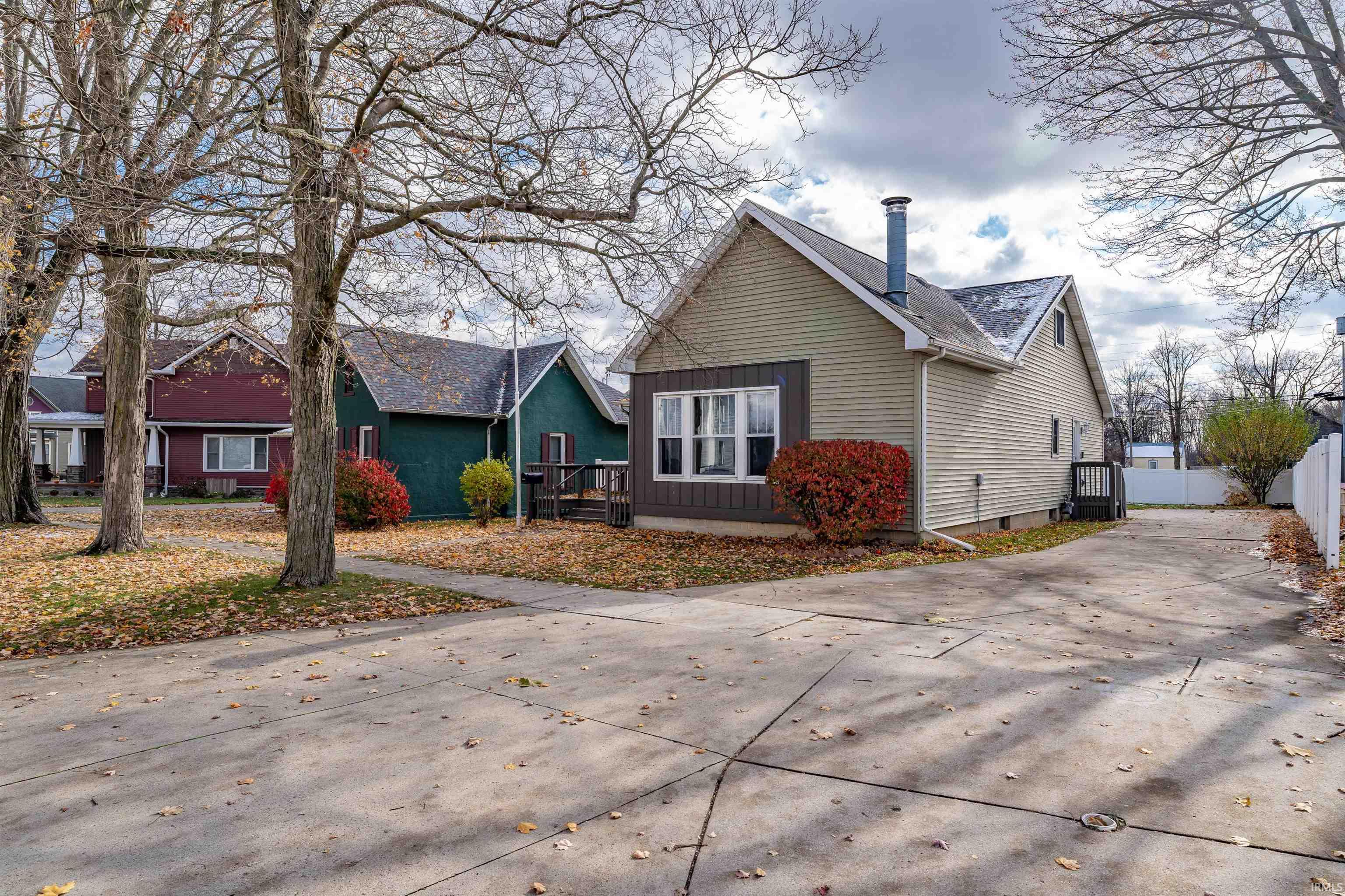 308 West Oak Street Butler, IN 46721 - Photo 4 of 36