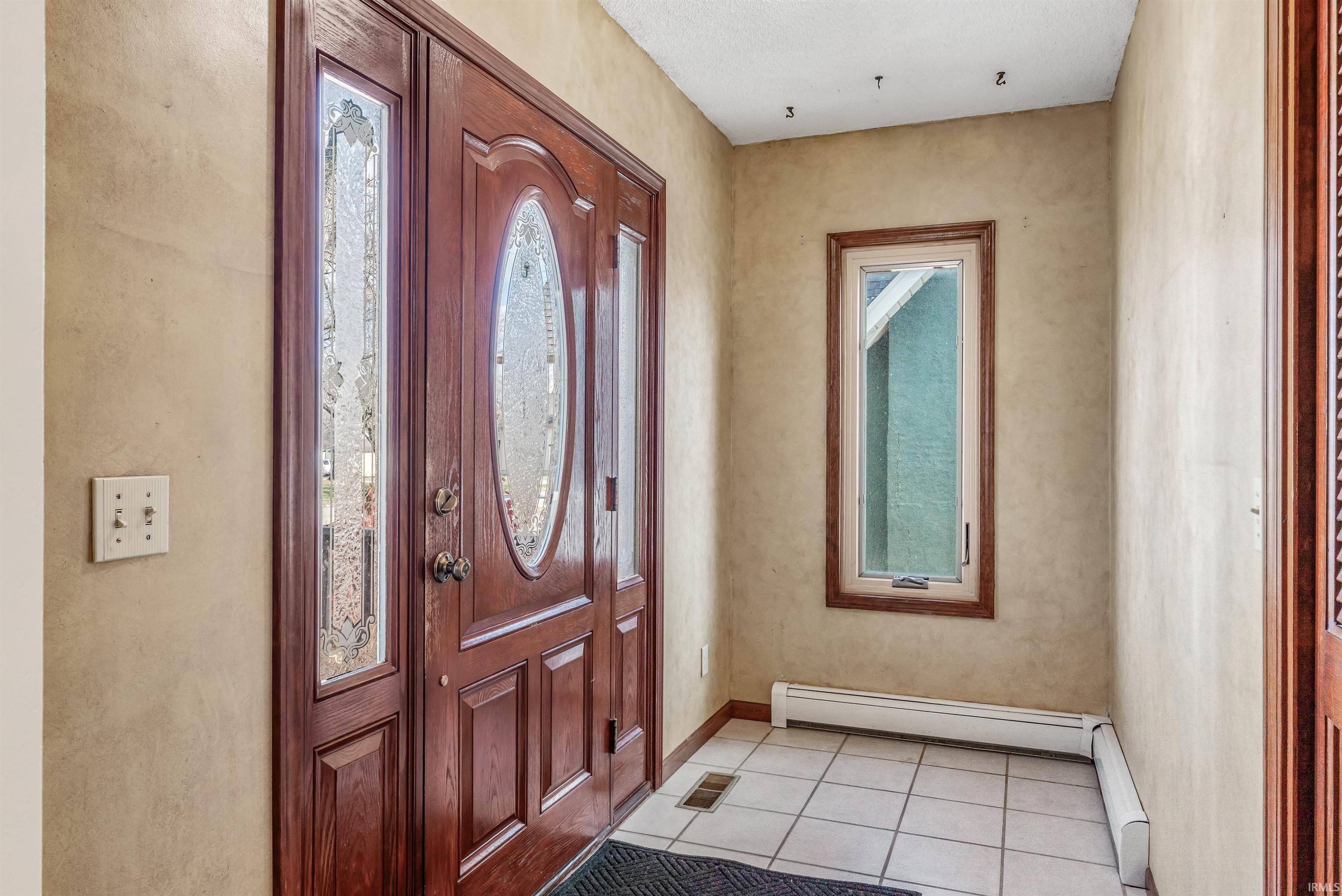 308 West Oak Street Butler, IN 46721 - Photo 5 of 36