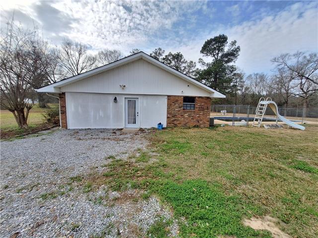 208 East Meade Road Pollock, LA 71467 - Photo 5 of 20