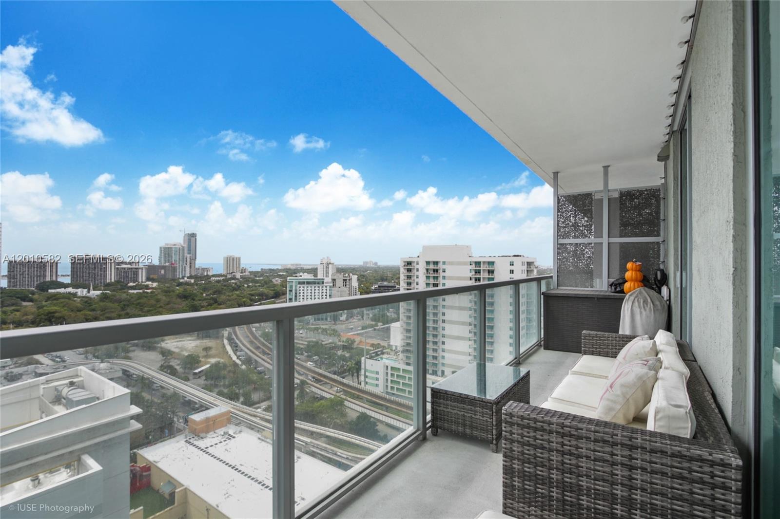 79 Southwest 12th Street, Unit 2306S Miami, FL 33130 - Photo 15 of 38
