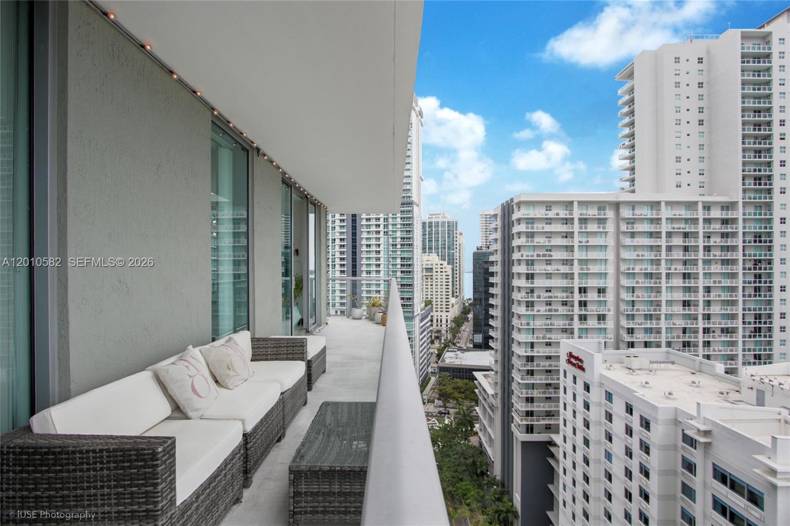 79 Southwest 12th Street, Unit 2306S Miami, FL 33130 - Photo 17 of 38