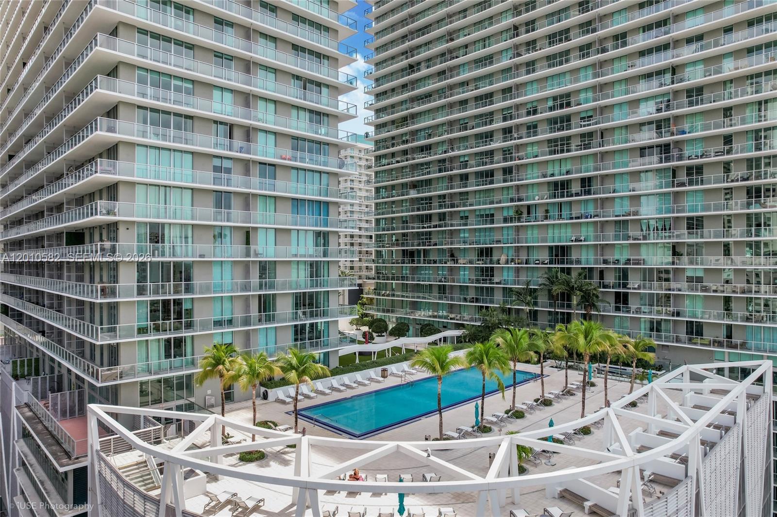 79 Southwest 12th Street, Unit 2306S Miami, FL 33130 - Photo 33 of 38