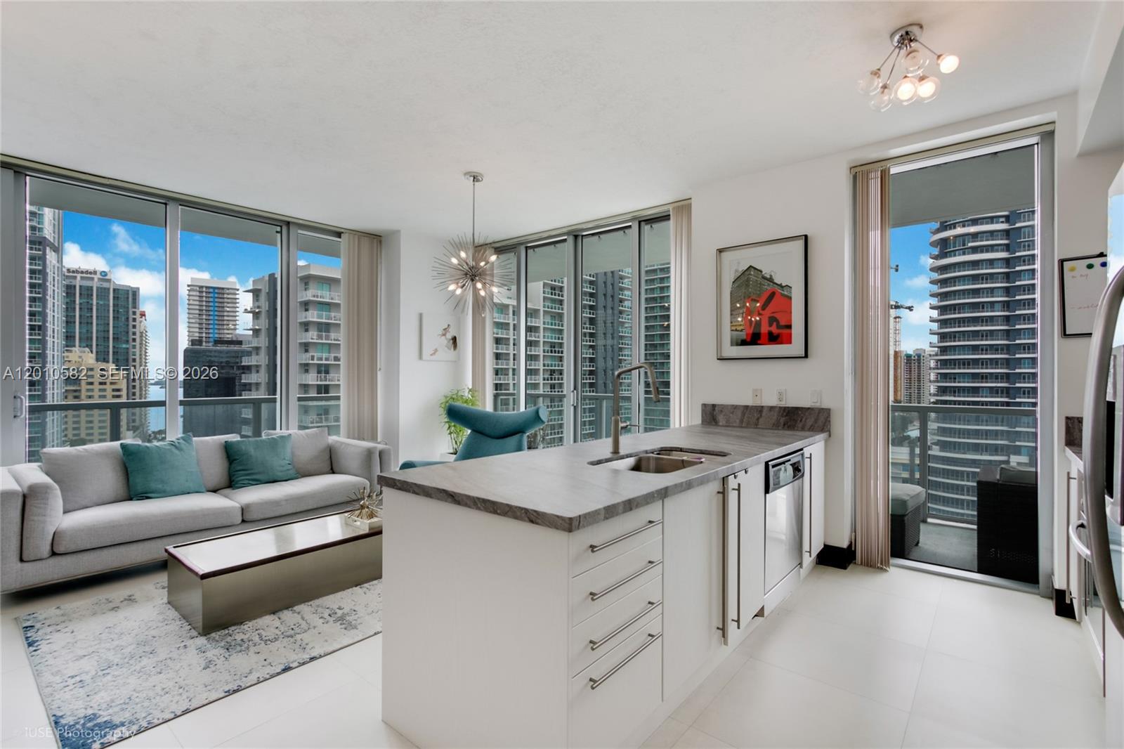 79 Southwest 12th Street, Unit 2306S Miami, FL 33130 - Photo 4 of 38